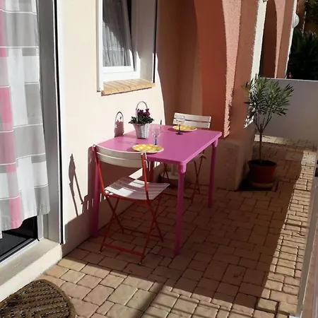 Apt With Nice Balcony Pool Residence Διαμέρισμα *